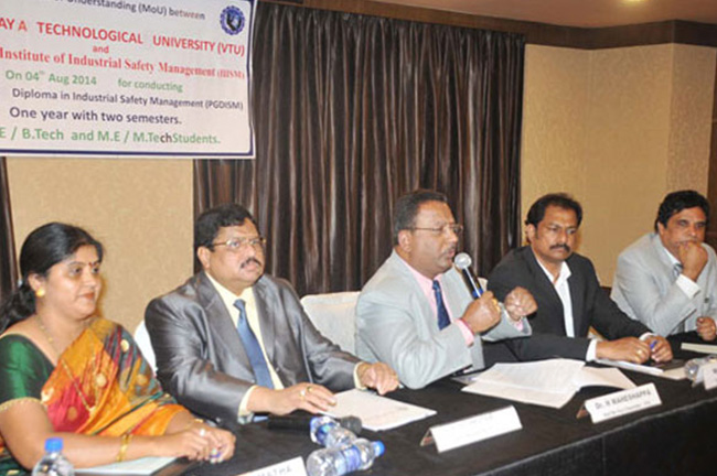 Press Meet Held At Bangalore Between VTU and IIISM